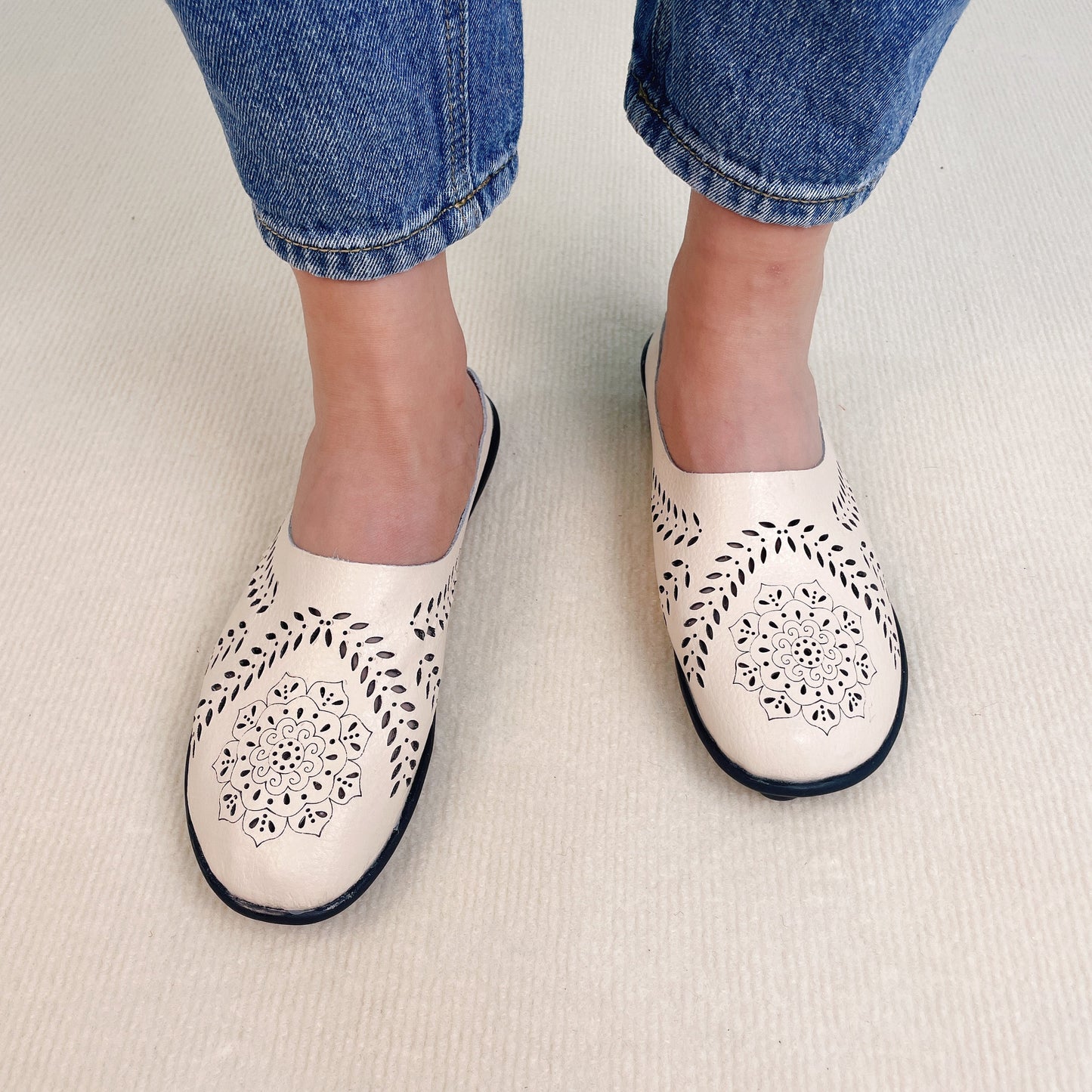 Buvala™ - Casual All-match Hollow Slippers