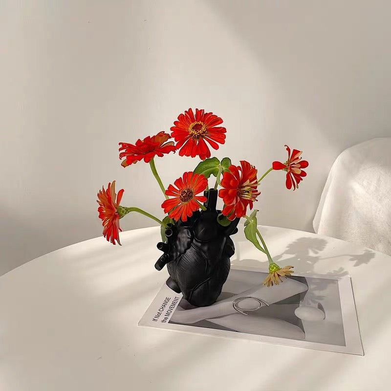 Buvala™-Heart Flower Vase